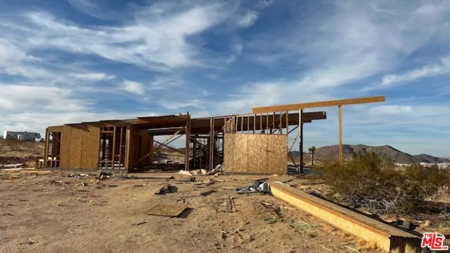 $995,000 | 250 Ducor Avenue, Landers, CA 92285