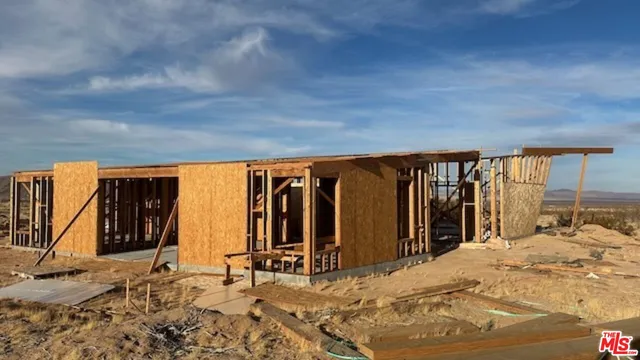 $995,000 | 250 Ducor Avenue, Landers, CA 92285