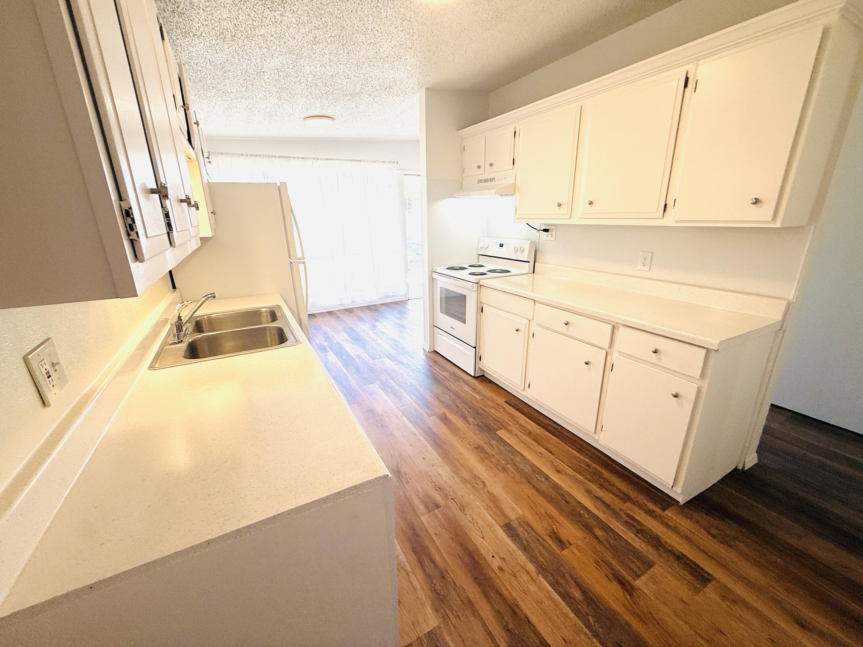 2726 68th Street Lubbock, TX 79413 - Photo 4 of 19 IMG_9440