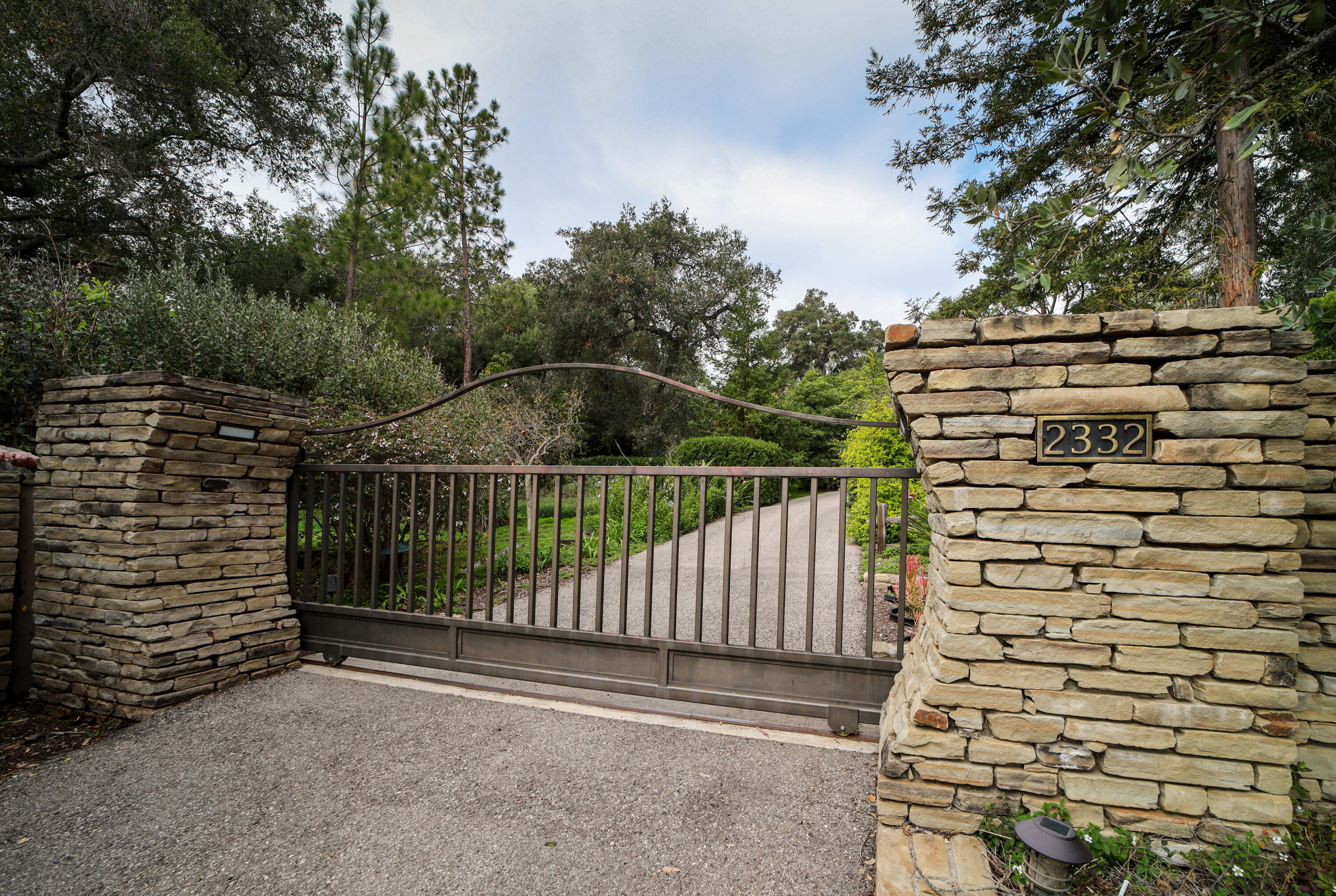 2332 Las Canoas Road Santa Barbara, CA 93105 - Photo 54 of 62 2332 Las Canoas gate