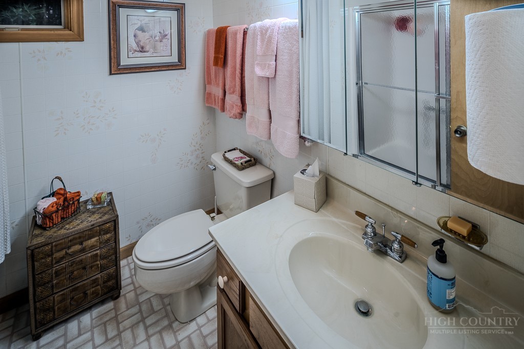 124 Laurel Brook Road Newland, NC 28657 - Photo 43 of 49