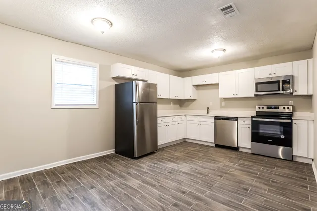 $1,765 | 8621 Chestnut Lane, Lithia Springs, GA 30122