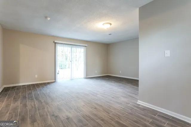 $1,765 | 8621 Chestnut Lane, Lithia Springs, GA 30122