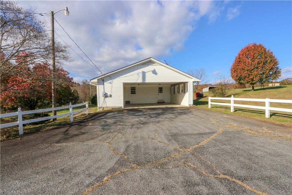 443 East Carter Mill Road Elkin, NC 28621 - Photo 4 of 23 Gallery Image 4