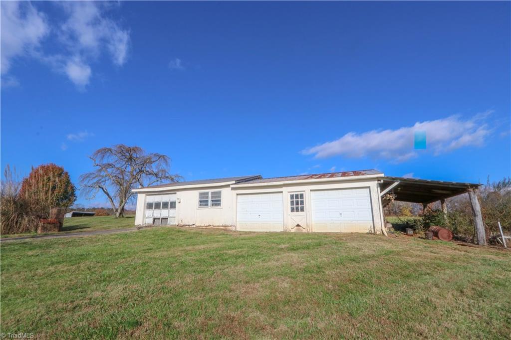 443 East Carter Mill Road Elkin, NC 28621 - Photo 7 of 23 Gallery Image 7