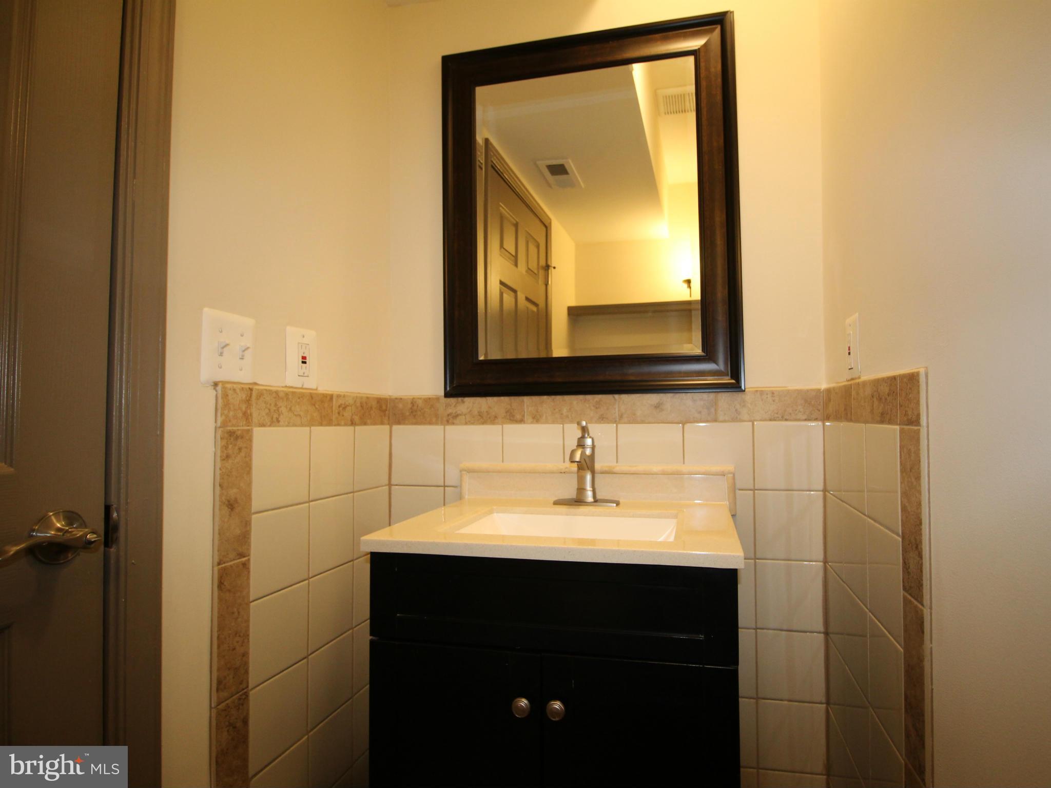 7409 Paxton Road Falls Church, VA 22043 - Photo 17 of 25 Bath