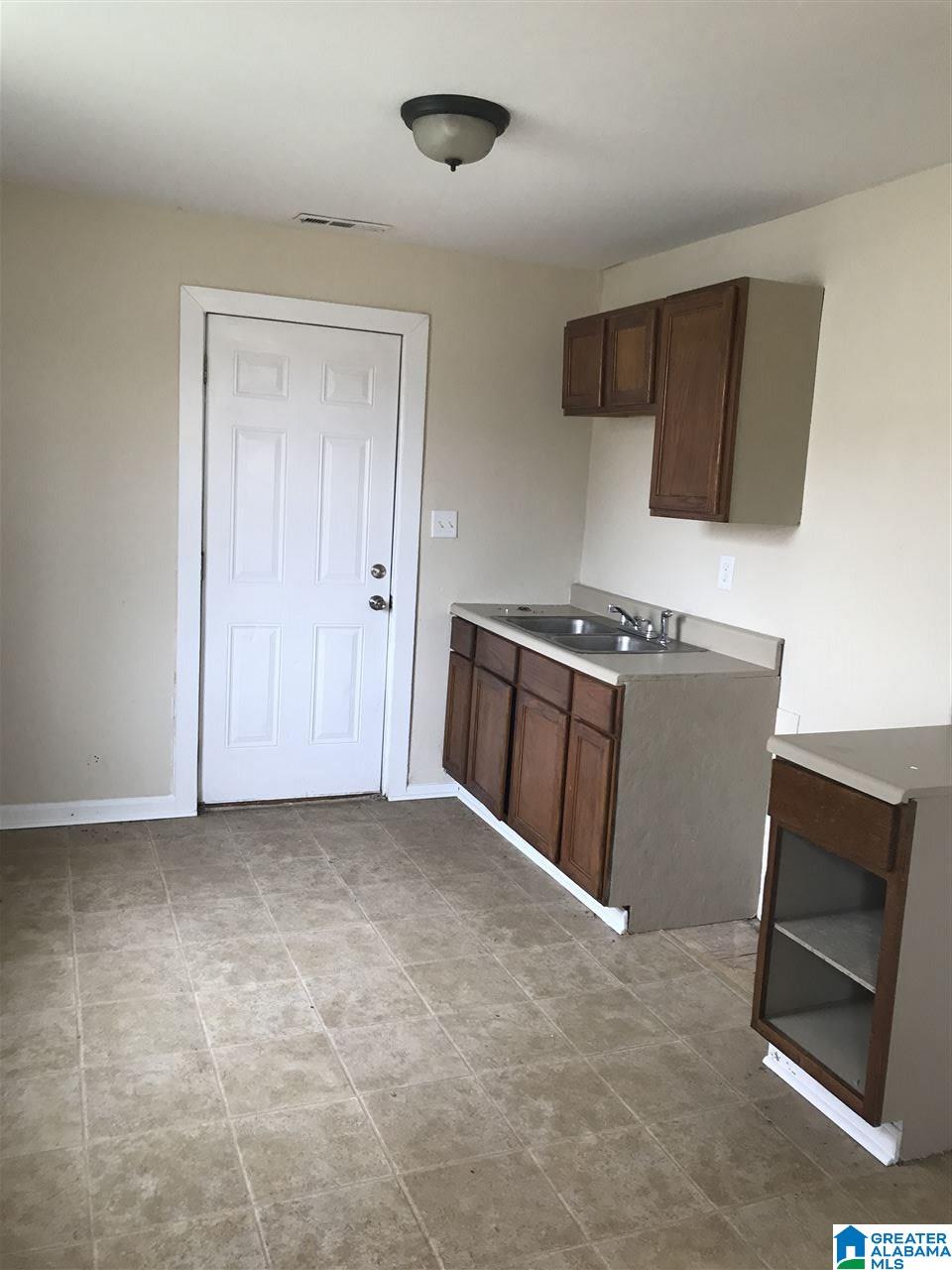 1317 Woodward Road Birmingham, AL 35228 - Photo 2 of 8