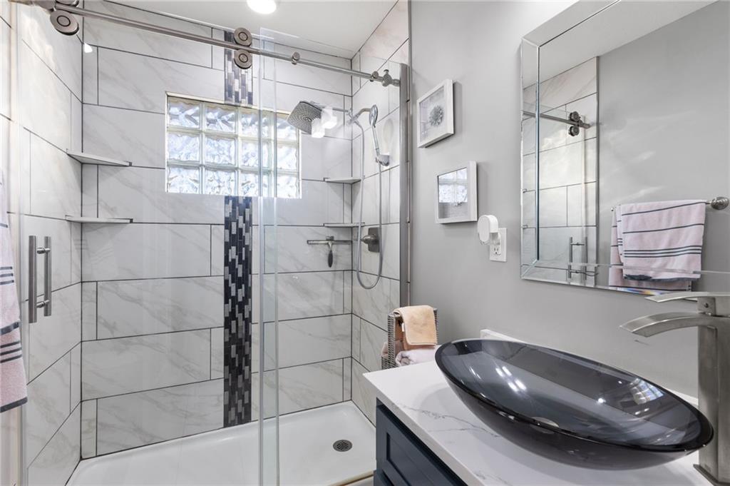 7901 Ella Avenue Kansas City, KS 66112 - Photo 12 of 32