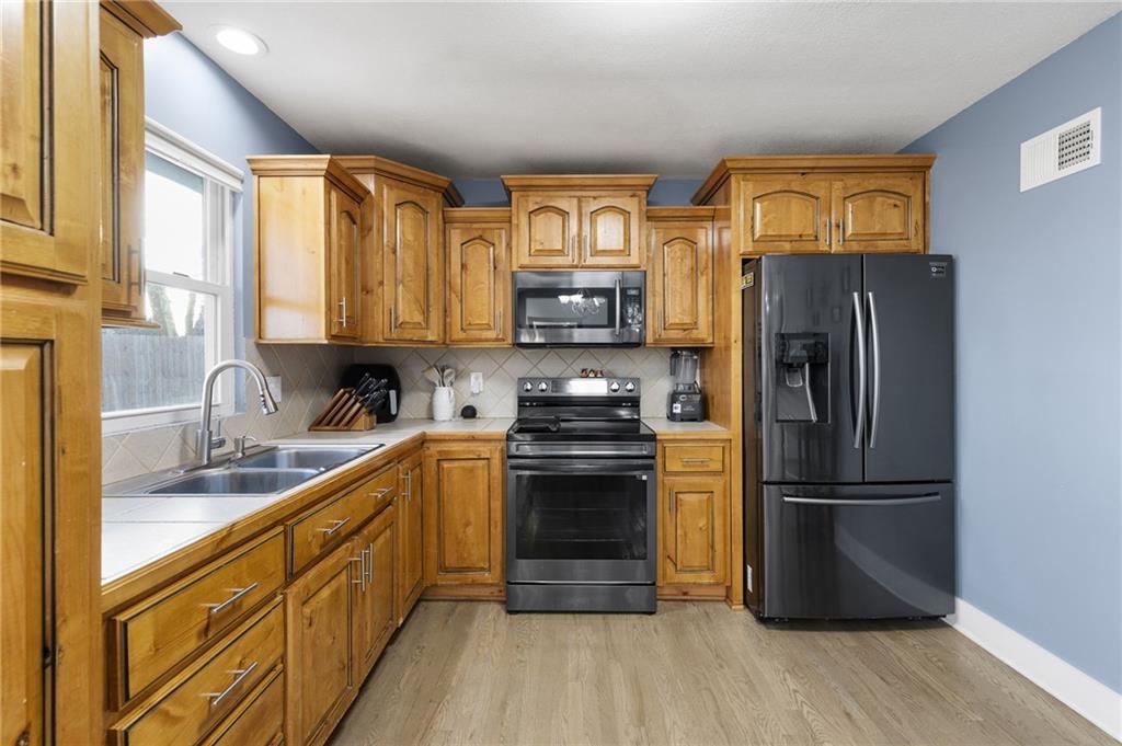 7901 Ella Avenue Kansas City, KS 66112 - Photo 8 of 32