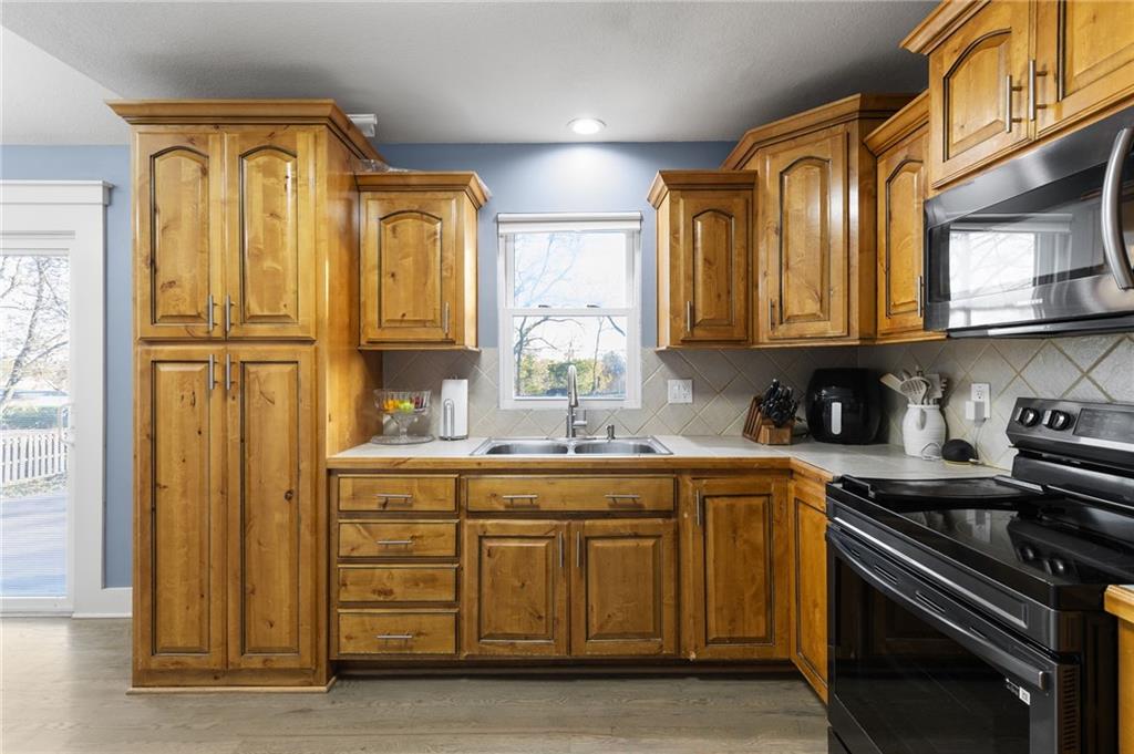 7901 Ella Avenue Kansas City, KS 66112 - Photo 9 of 32