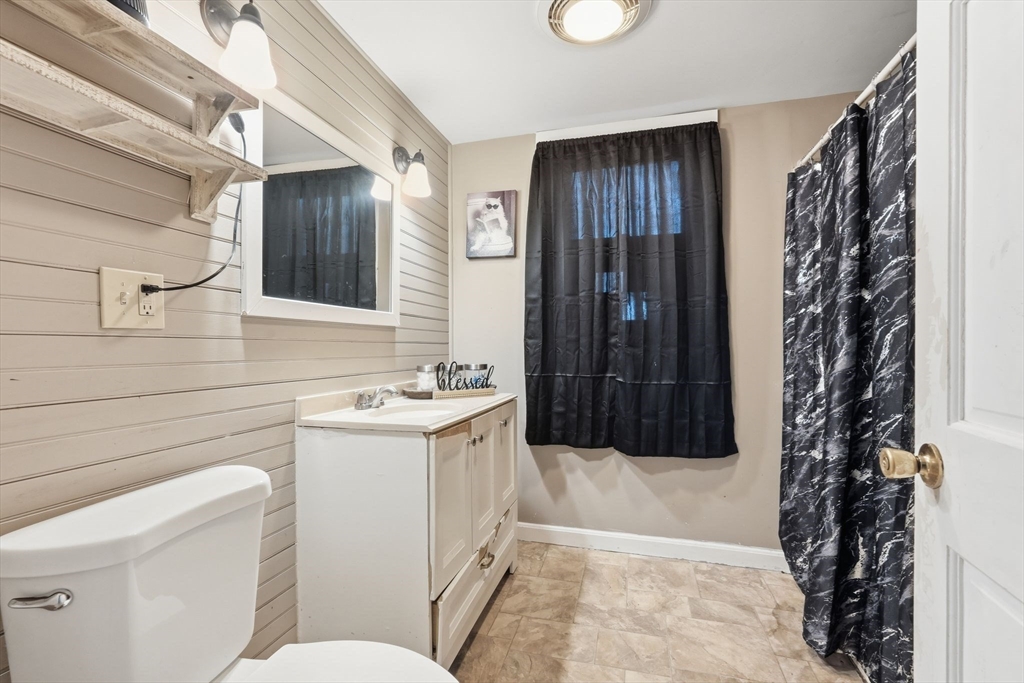 34 Savoy Avenue Springfield, MA 01104 - Photo 15 of 35