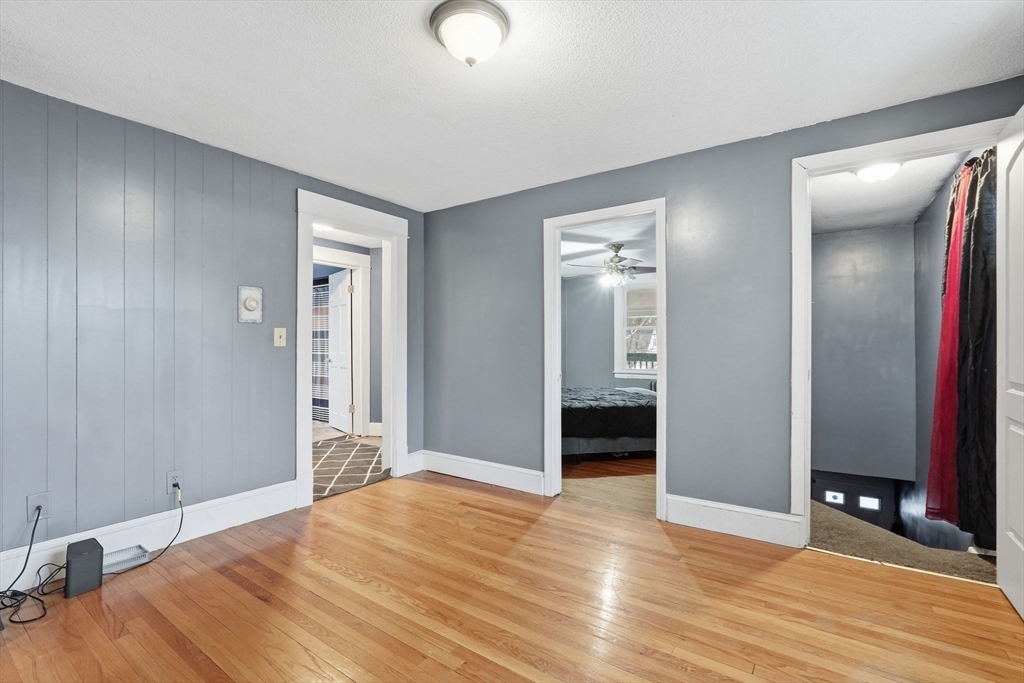 34 Savoy Avenue Springfield, MA 01104 - Photo 16 of 35