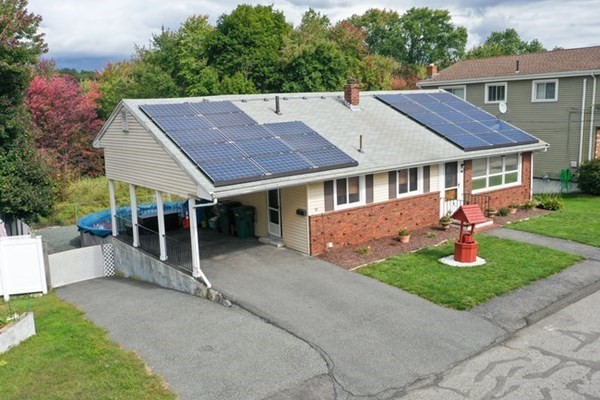 97 Edgemere Road Lynn, MA 01904 - Photo 2 of 41 Gallery Image 2