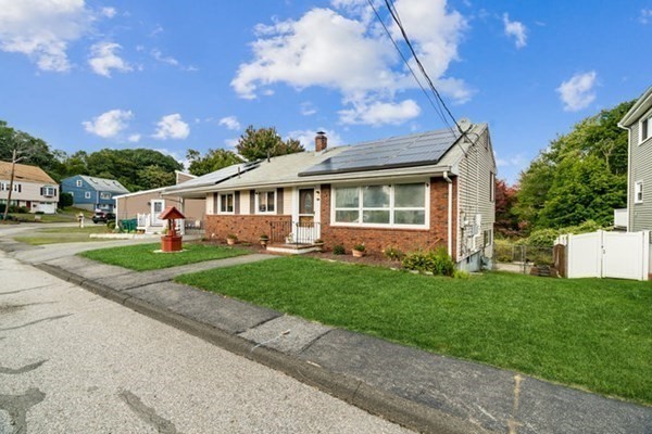 97 Edgemere Road Lynn, MA 01904 - Photo 3 of 41 Gallery Image 3