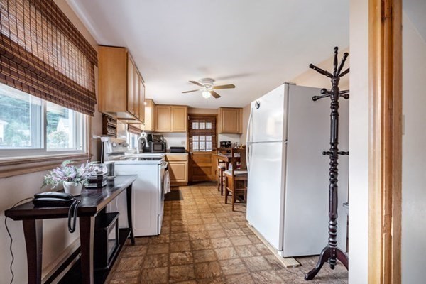 97 Edgemere Road Lynn, MA 01904 - Photo 10 of 41 Gallery Image 10