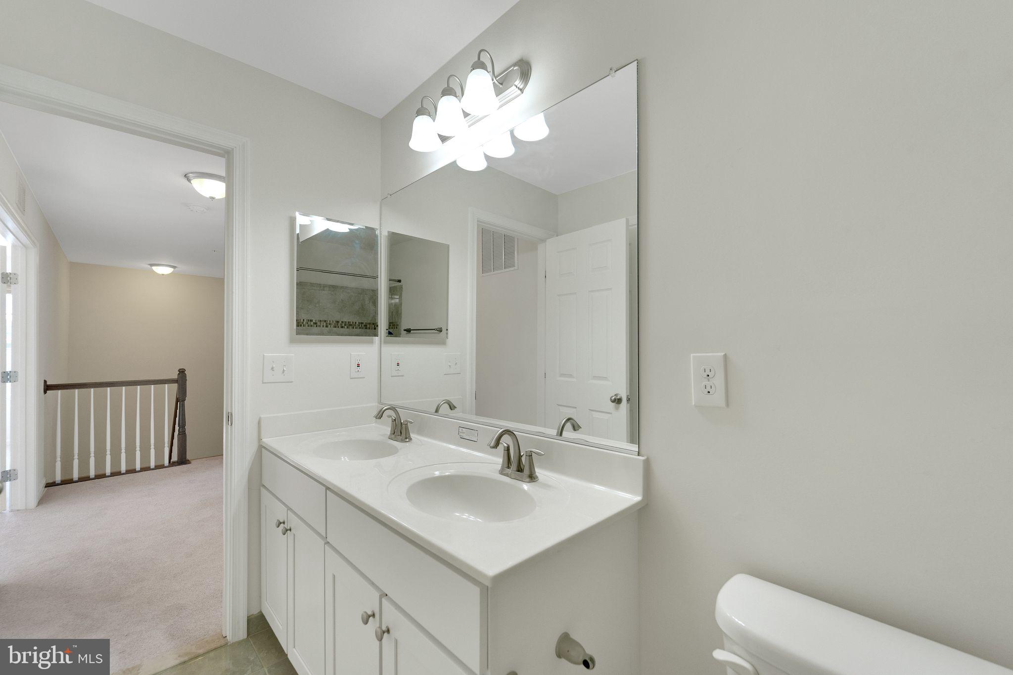 11305 Springpark Court Laurel, MD 20708 - Photo 38 of 48 Upstairs Hall Bath
