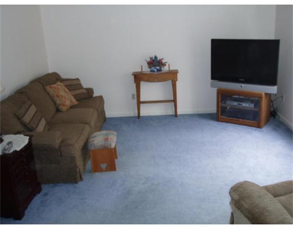 4 Country Meadow Road, Unit 4 Haverhill, MA 01832 - Photo 3 of 8