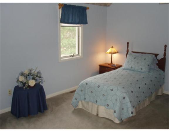 4 Country Meadow Road, Unit 4 Haverhill, MA 01832 - Photo 5 of 8