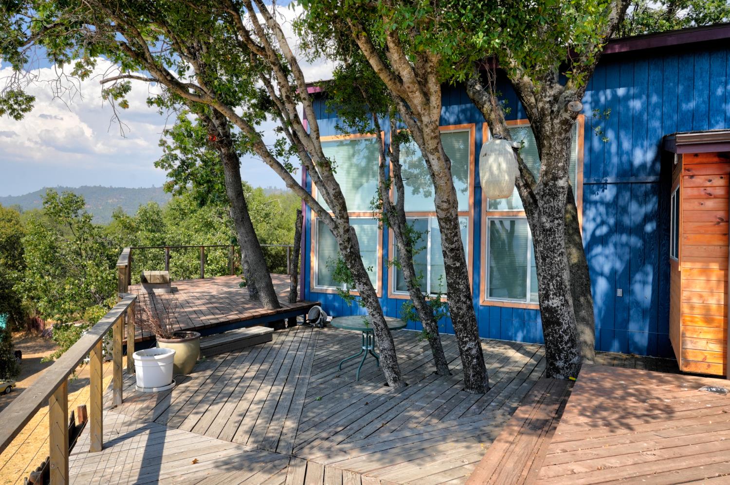 51571 Coyote Ridge Road Oakhurst, CA 93644 - Photo 28 of 81 a view of outdoor space with seating area