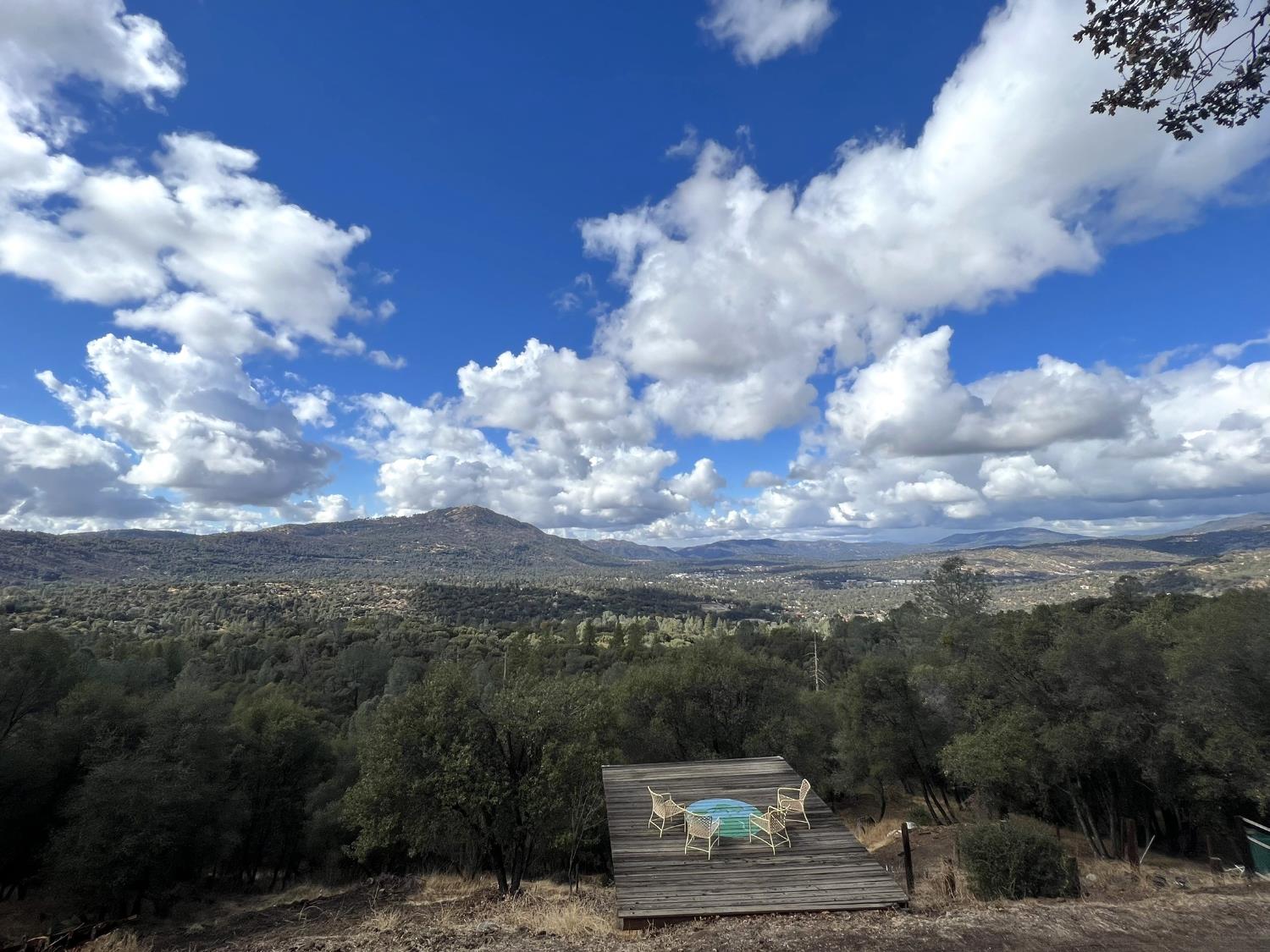 51571 Coyote Ridge Road Oakhurst, CA 93644 - Photo 61 of 81 a view of a city