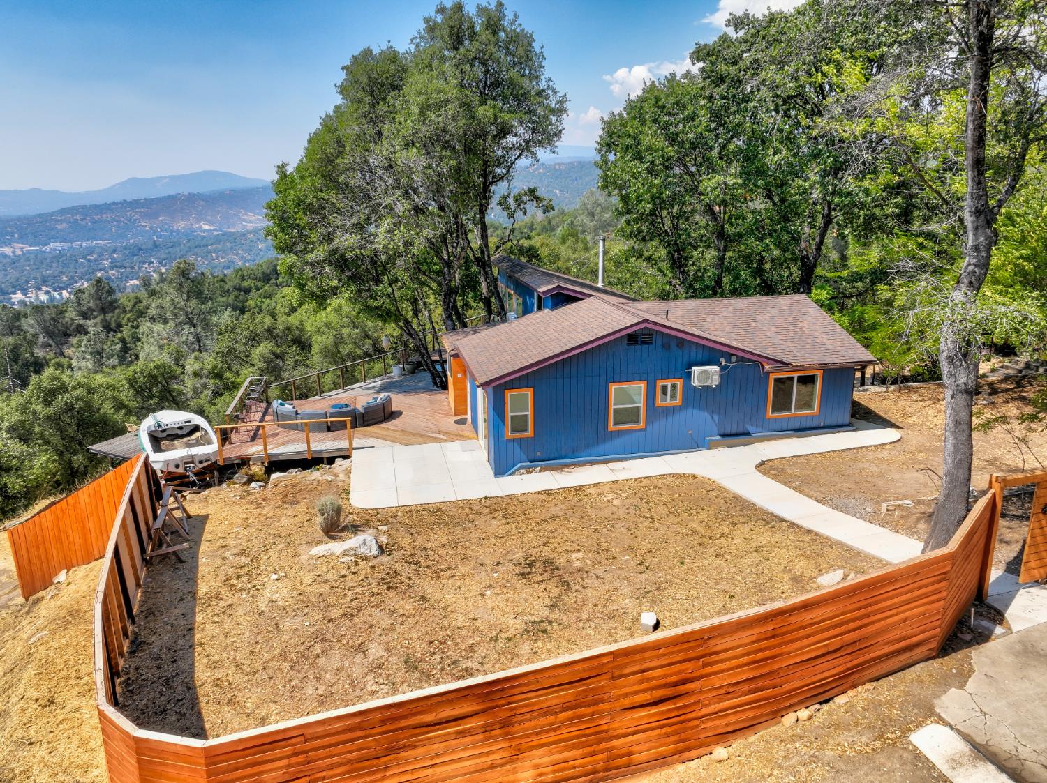 51571 Coyote Ridge Road Oakhurst, CA 93644 - Photo 7 of 81 Brand new fence around brand new main house.