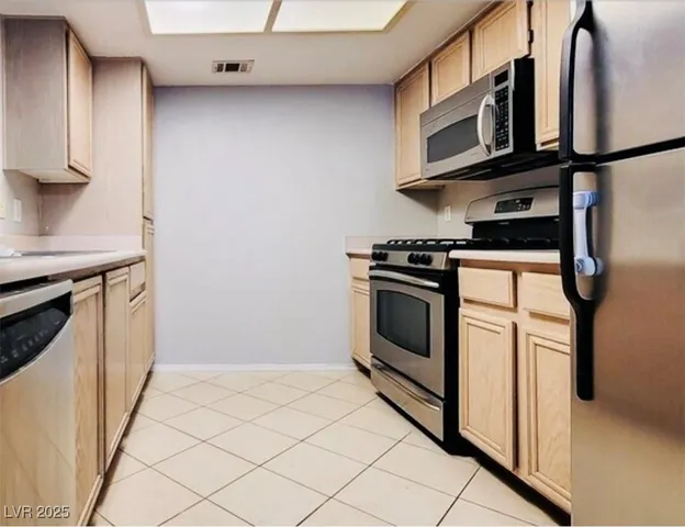 $1,300 | 8070 West Russell Road, Unit 2094, Las Vegas, NV 89113