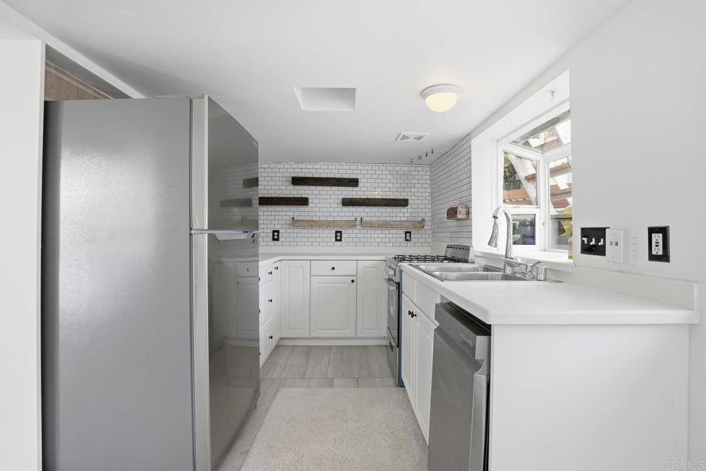 170 Diana Street Encinitas, CA 92024 - Photo 13 of 35