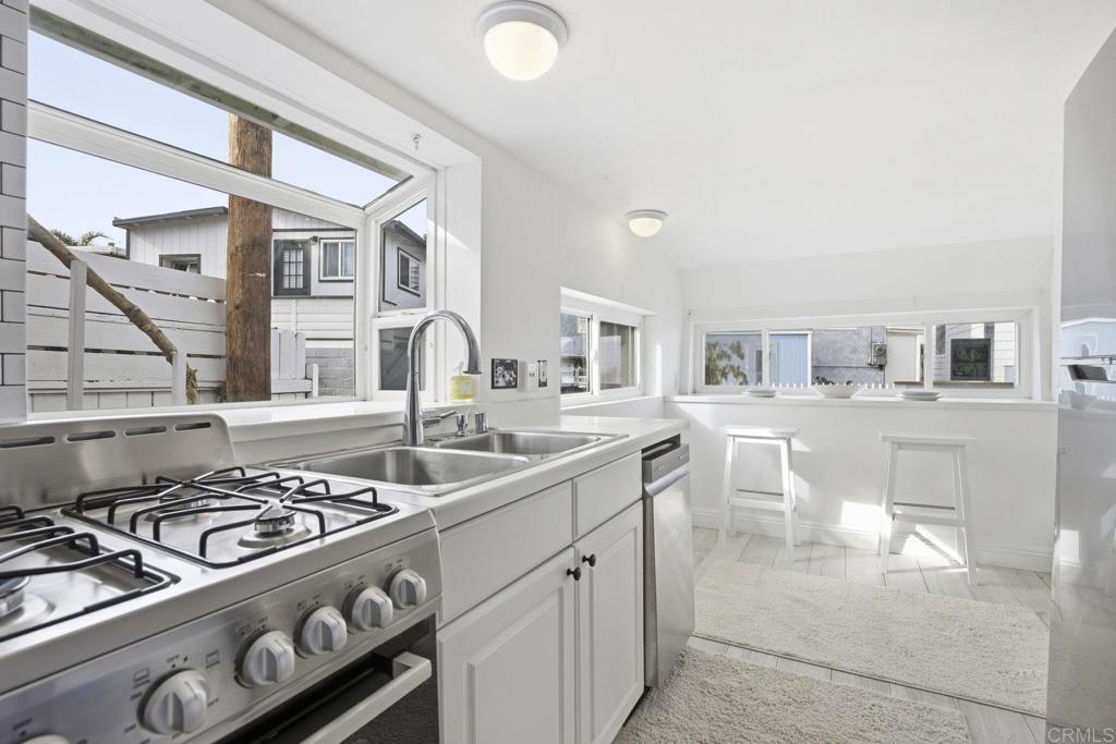 170 Diana Street Encinitas, CA 92024 - Photo 16 of 35