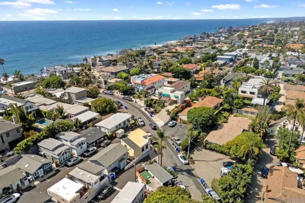 170 Diana Street Encinitas, CA 92024 - Photo 4 of 35