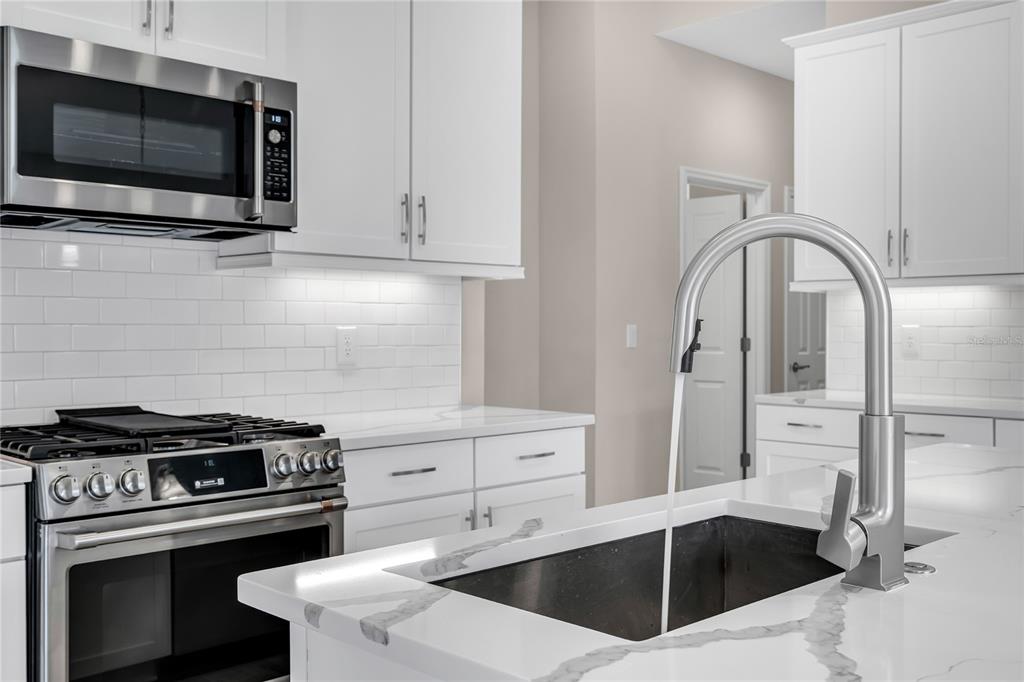 12468 Oak Hill Way Parrish, FL 34219 - Photo 11 of 39