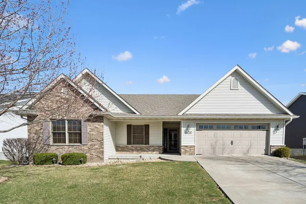 $369,000 | 1716 Connor Court, Clinton, IA 52732