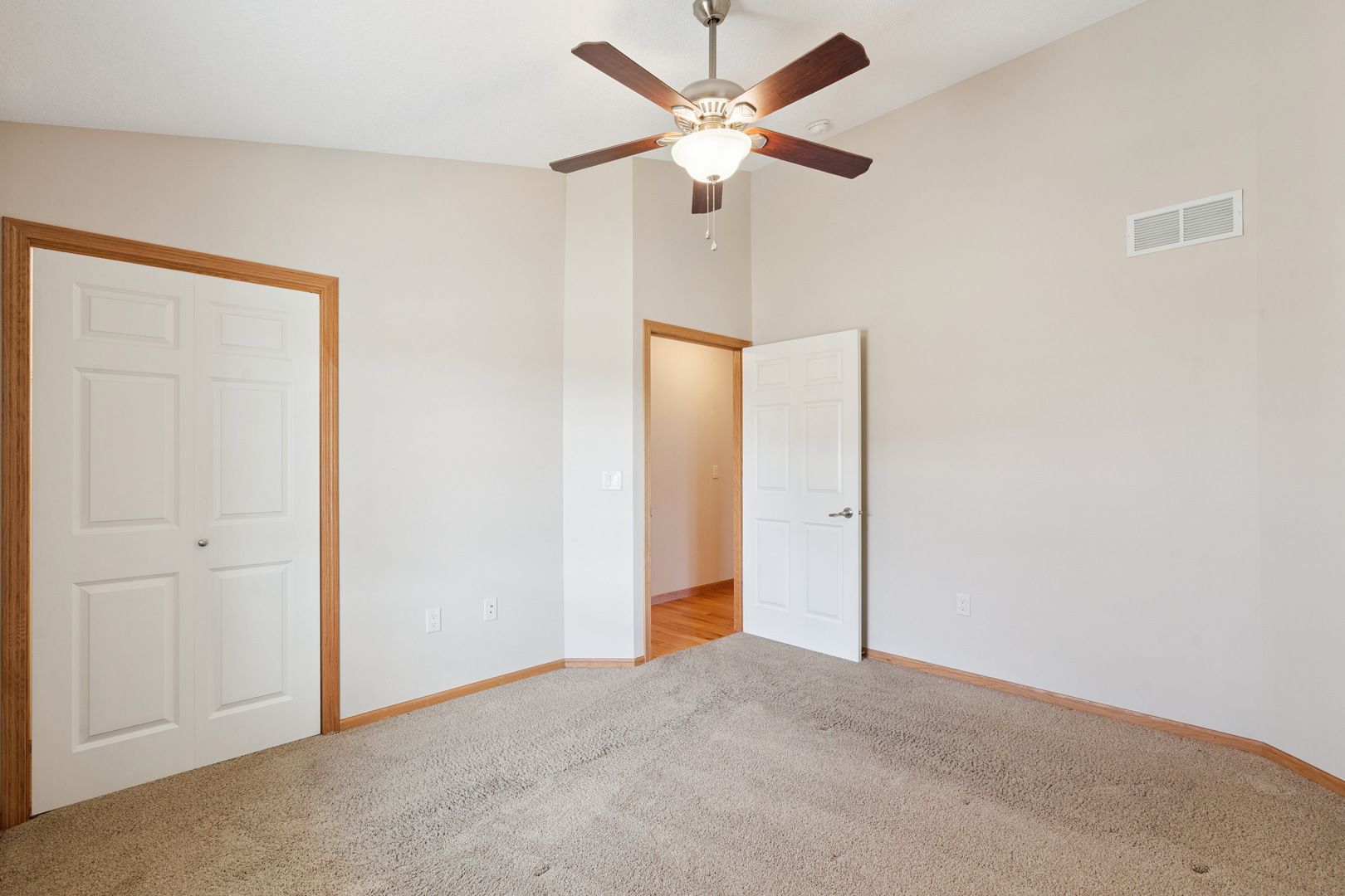 1716 Connor Court Clinton, IA 52732 - Photo 14 of 34