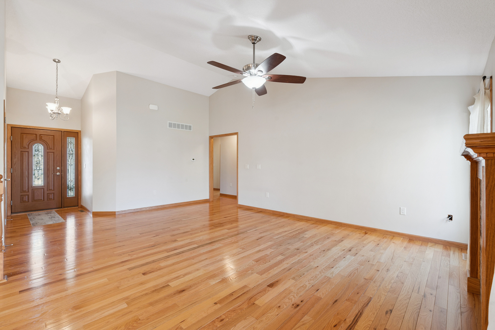 1716 Connor Court Clinton, IA 52732 - Photo 3 of 34