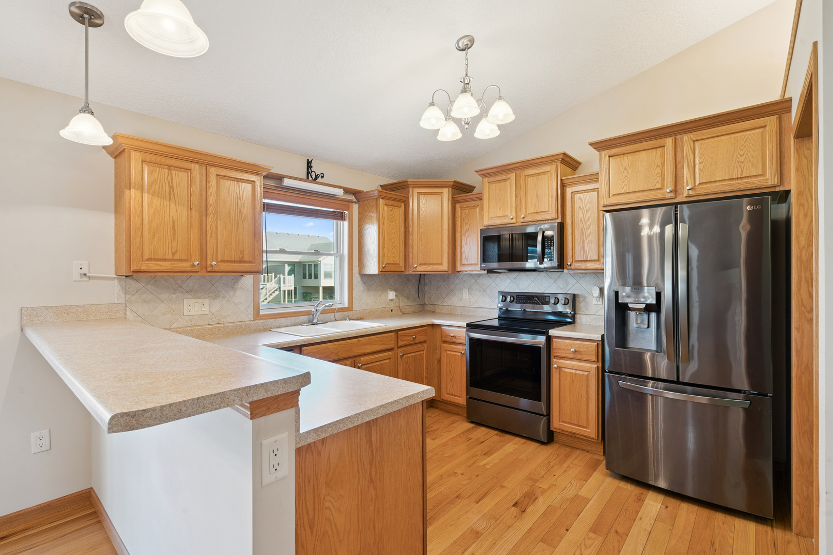 1716 Connor Court Clinton, IA 52732 - Photo 6 of 34