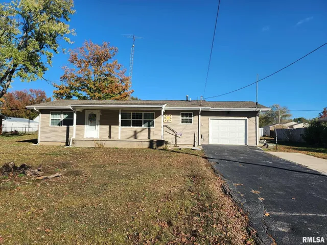 $85,000 | 708 South Broadway Street, Sesser, IL 62884