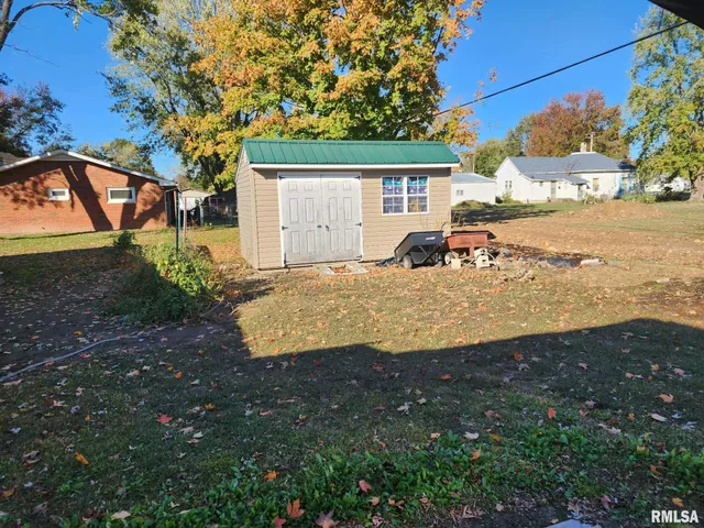 $85,000 | 708 South Broadway Street, Sesser, IL 62884