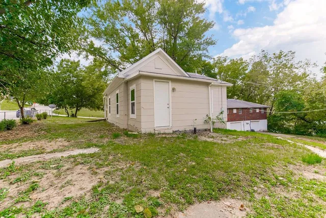 $149,900 | 11230 Felton Street, Sugar Creek, MO 64054