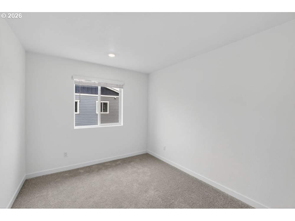 3704 Southwest 40th Street Gresham, OR 97080 - Photo 11 of 27