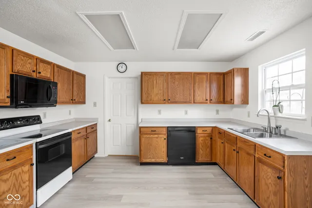 $334,900 | 6932 Merritt Ridge Way, Avon, IN 46123