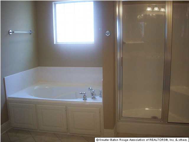 10562 Springtree Avenue Baton Rouge, LA 70810 - Photo 5 of 7 Gallery Image 5