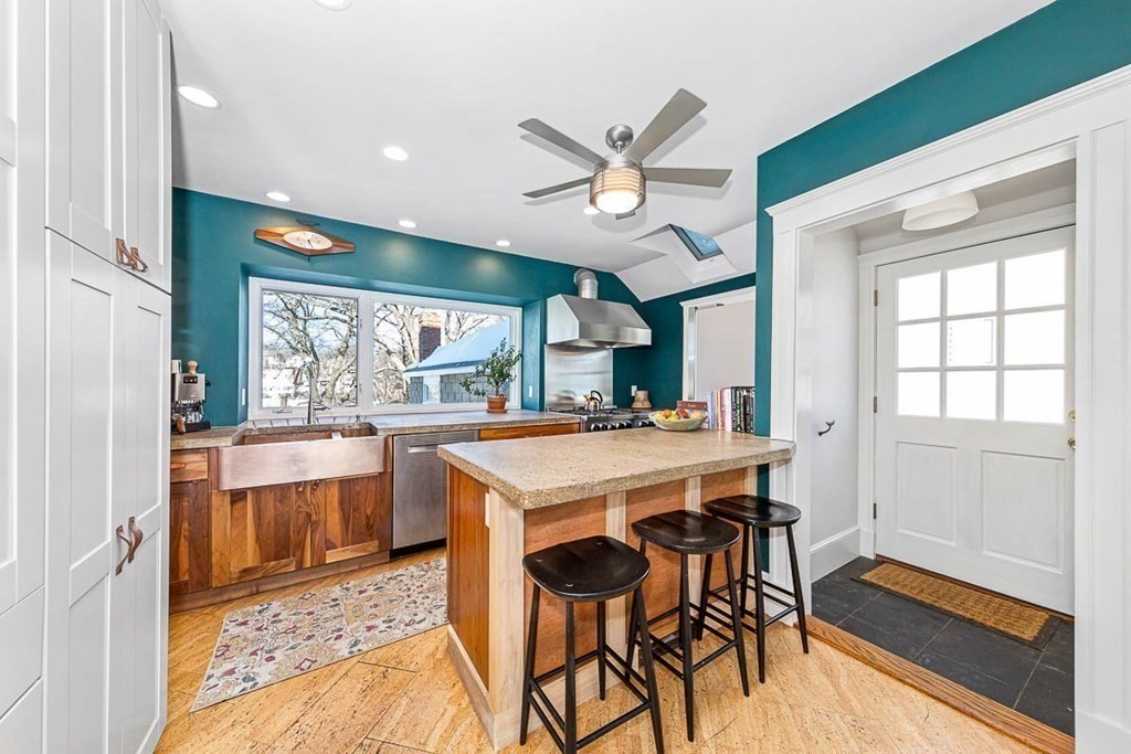 18 Overlook Road Arlington, MA 02474 - Photo 17 of 42 Gallery Image 17