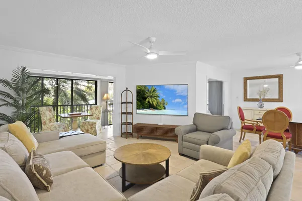 $300,000 | 5172 Southeast Club Way, Unit 207, Stuart, FL 34997