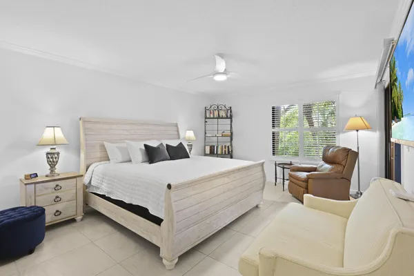 $300,000 | 5172 Southeast Club Way, Unit 207, Stuart, FL 34997