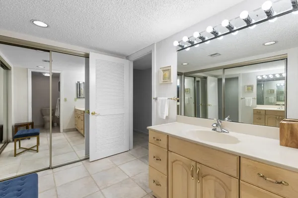 $300,000 | 5172 Southeast Club Way, Unit 207, Stuart, FL 34997