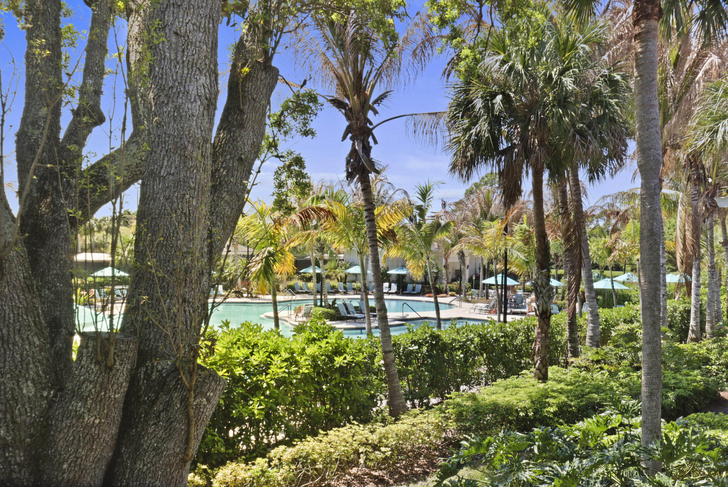 5172 Southeast Club Way, Unit 207 Stuart, FL 34997 - Photo 39 of 87 32_0o1a0195