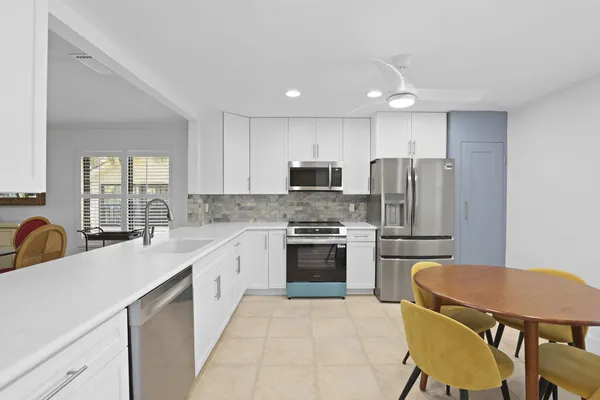 $300,000 | 5172 Southeast Club Way, Unit 207, Stuart, FL 34997