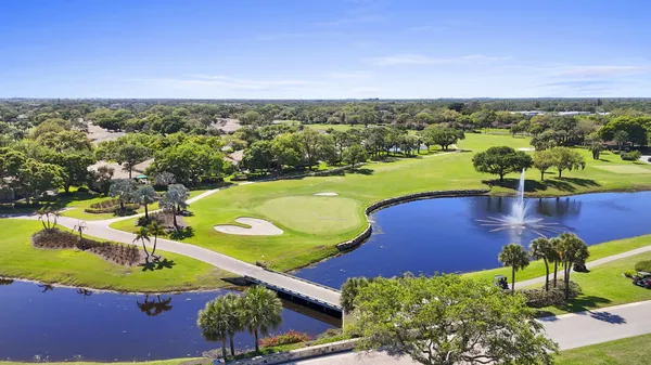 $300,000 | 5172 Southeast Club Way, Unit 207, Stuart, FL 34997