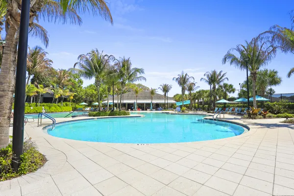 $300,000 | 5172 Southeast Club Way, Unit 207, Stuart, FL 34997