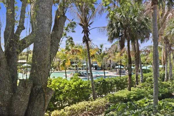 $300,000 | 5172 Southeast Club Way, Unit 207, Stuart, FL 34997