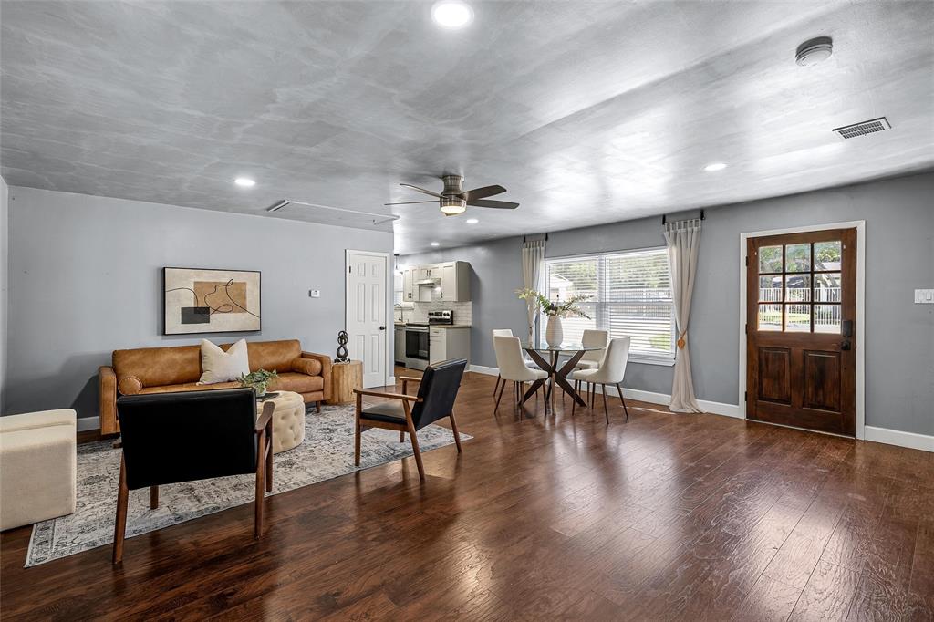 212 North Old Temple Road Hewitt, TX 76643 - Photo 21 of 40 Additional Dwelling Unit full living room with separate entrance